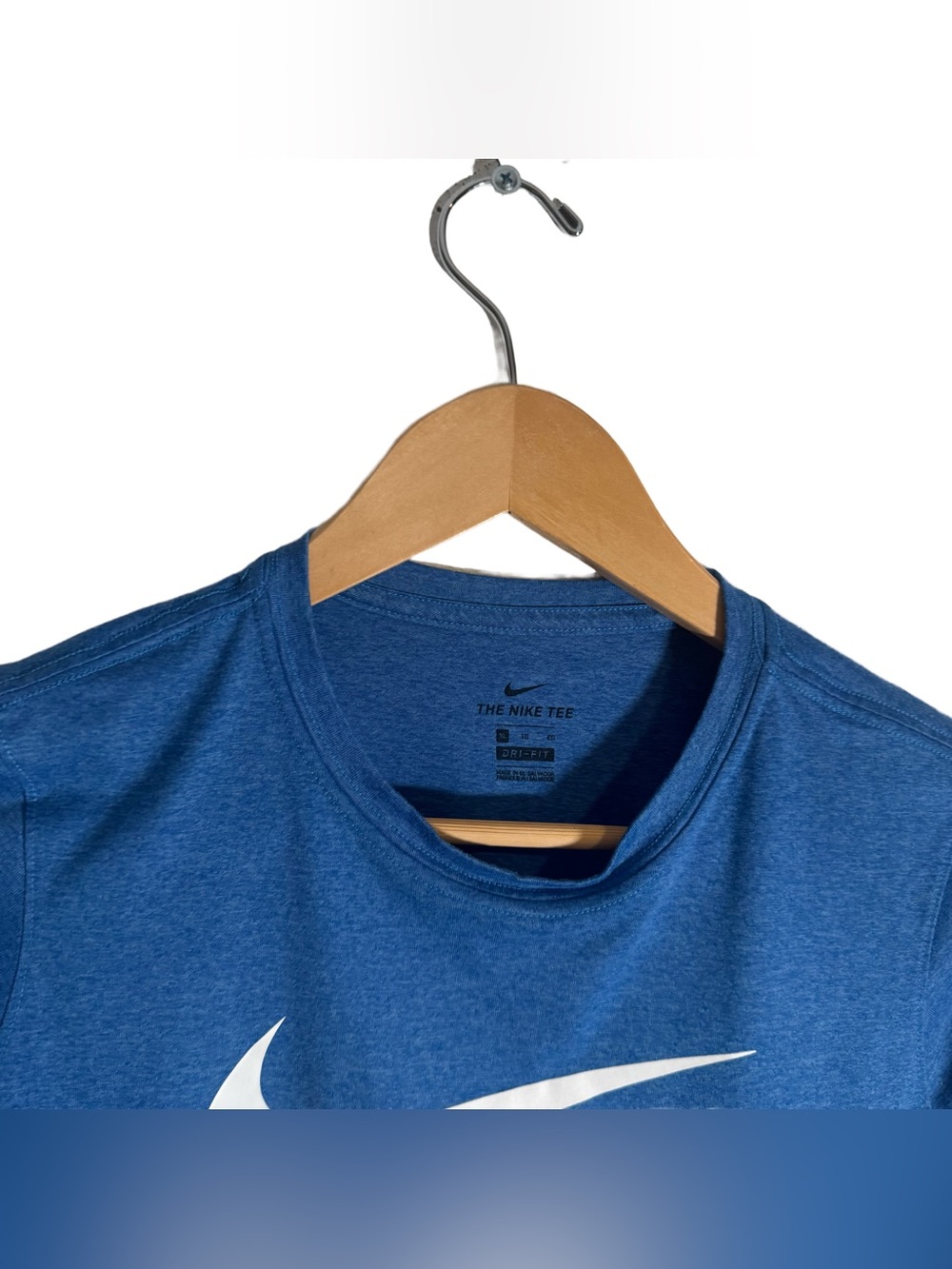 Nike Youth T-Shirt Size XL Swoosh Logo Just Do It Blue Crewneck Tee Athletic - Picture 5 of 5
